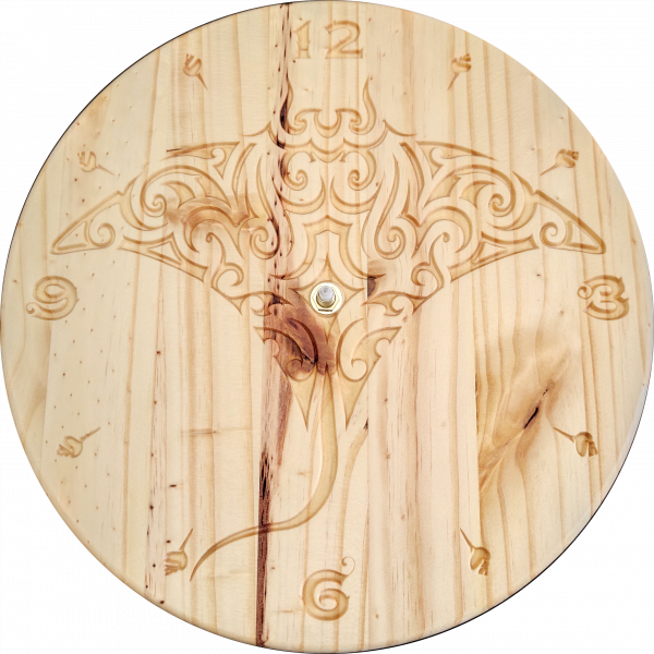 Mante - Horloge Murale en Bois de Pin – Image 2